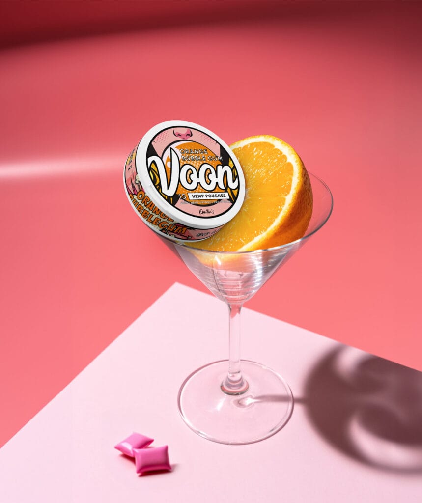 Voon Orange Bubblegum med coctail-glas