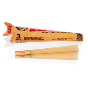 RAW Classic King Size Cones 3er-Pack mit Verpackung und drei vorgerollten Cones