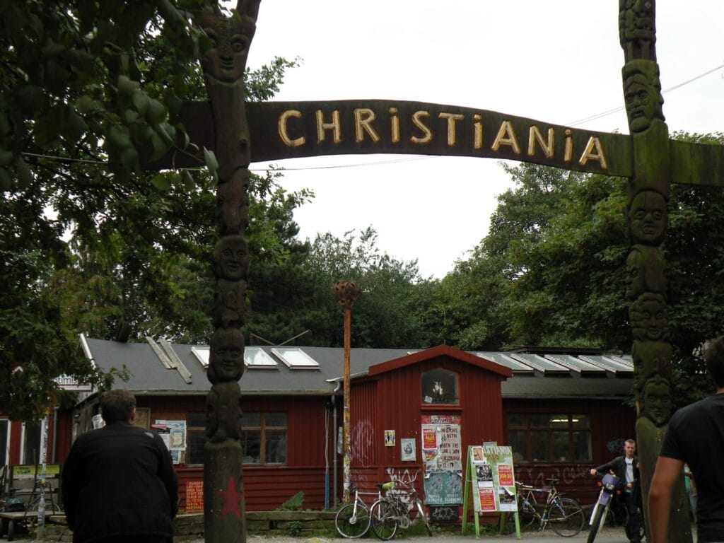 Het toegangsbord van Christiania in Kopenhagen